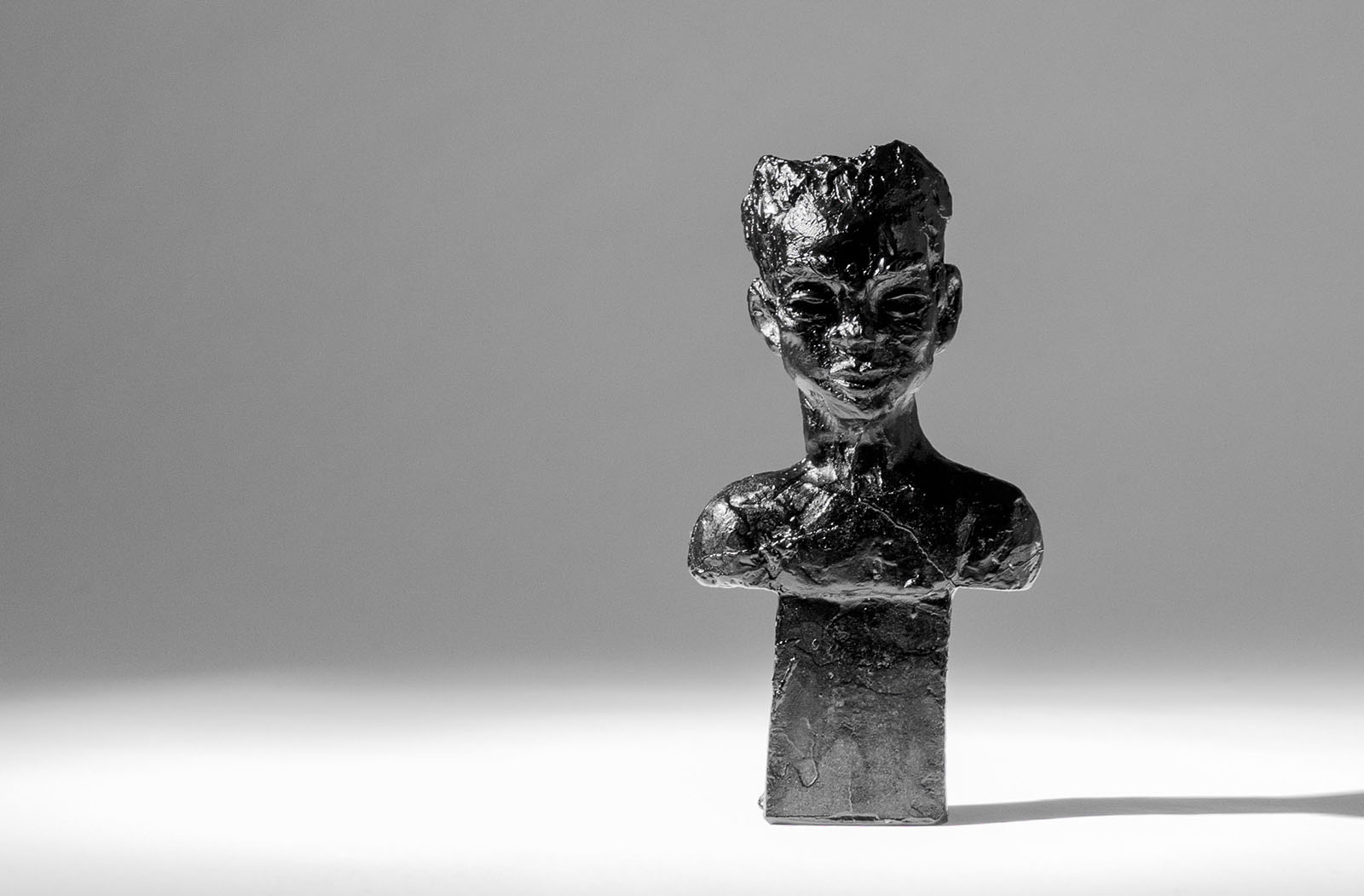 Ede Horton miniture glass scuplture portrait