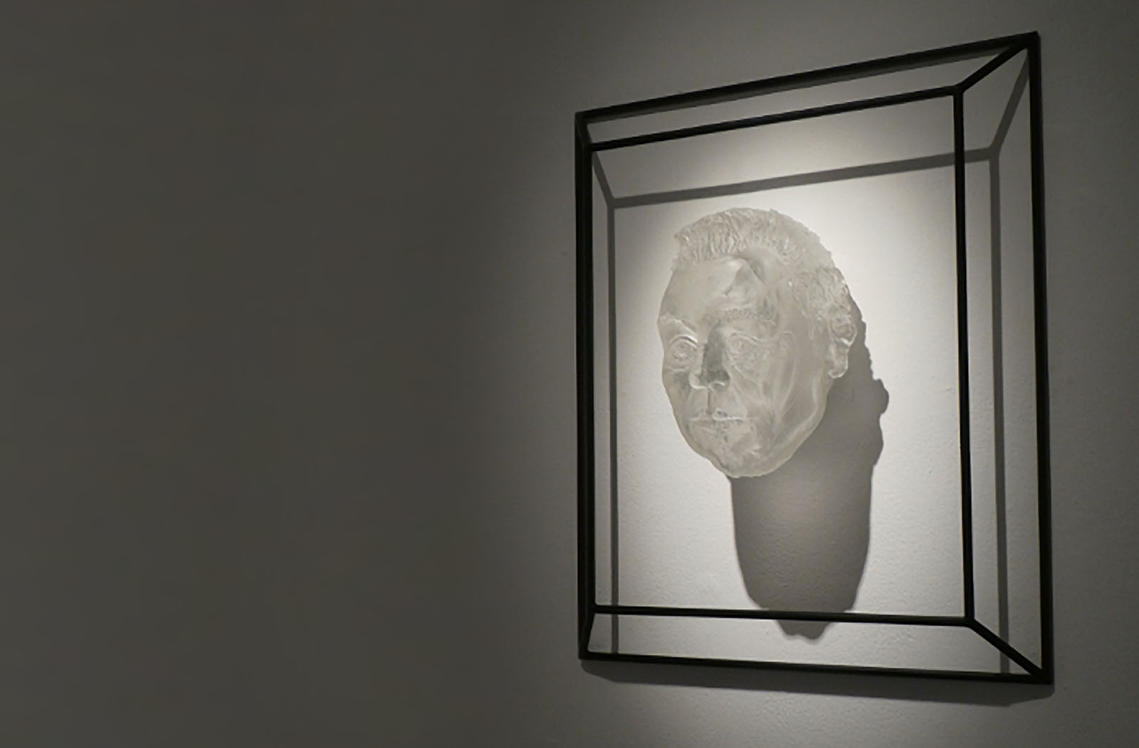 Ede Horton glass scuplture portrait