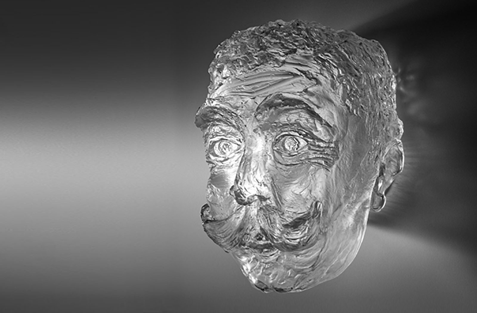 Ede Horton glass scuplture portrait