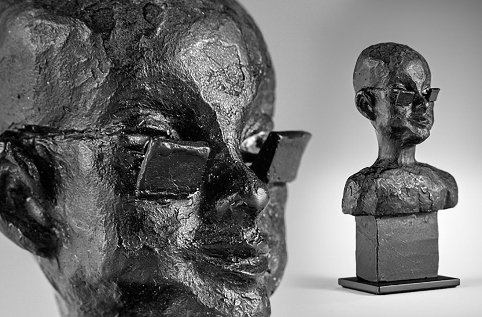 Ede Horton glass scuplture portrait 2