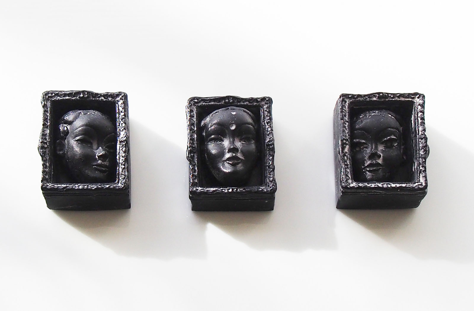 Ede Horton glass scuplture portrait 6